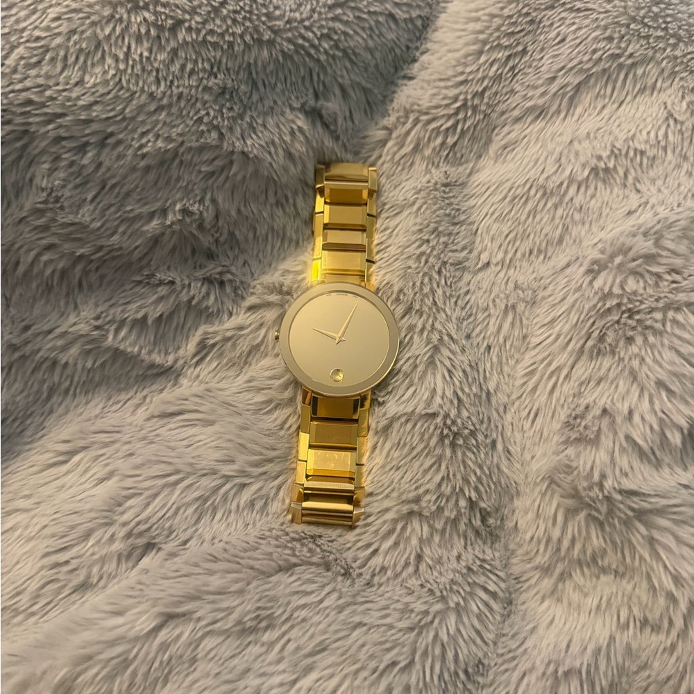 Movado
Men's Swiss Sapphire Gold-Tone PVD Stainless Steel Bracelet Watch 39mm - Picture 15 of 16